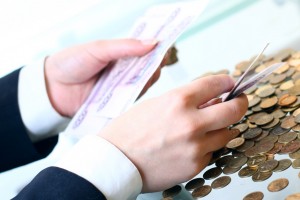 Работодателям сохранили льготы по страховым взносам